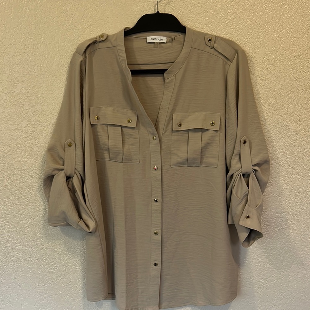 Calvin Klein size Large Tan Blouse